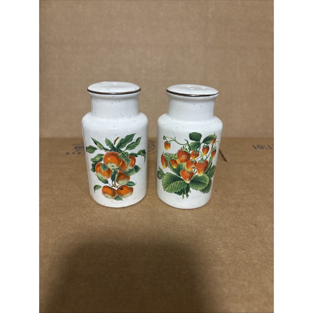 Enesco Ceramic Salt & Pepper Shakers Strawberries Apples Vintage